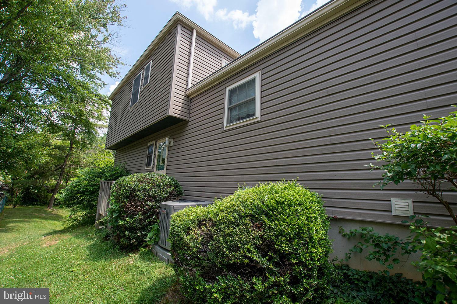 58 St Davids Road Springfield, PA 19064 - Photo 3 of 32 Exterior Side