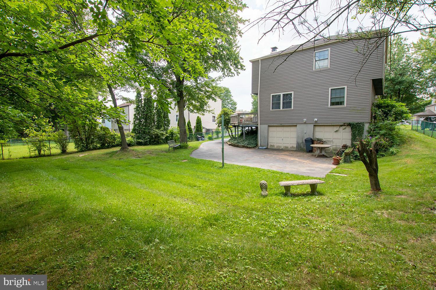 58 St Davids Road Springfield, PA 19064 - Photo 5 of 32 Exterior Rear
2 Car Garage