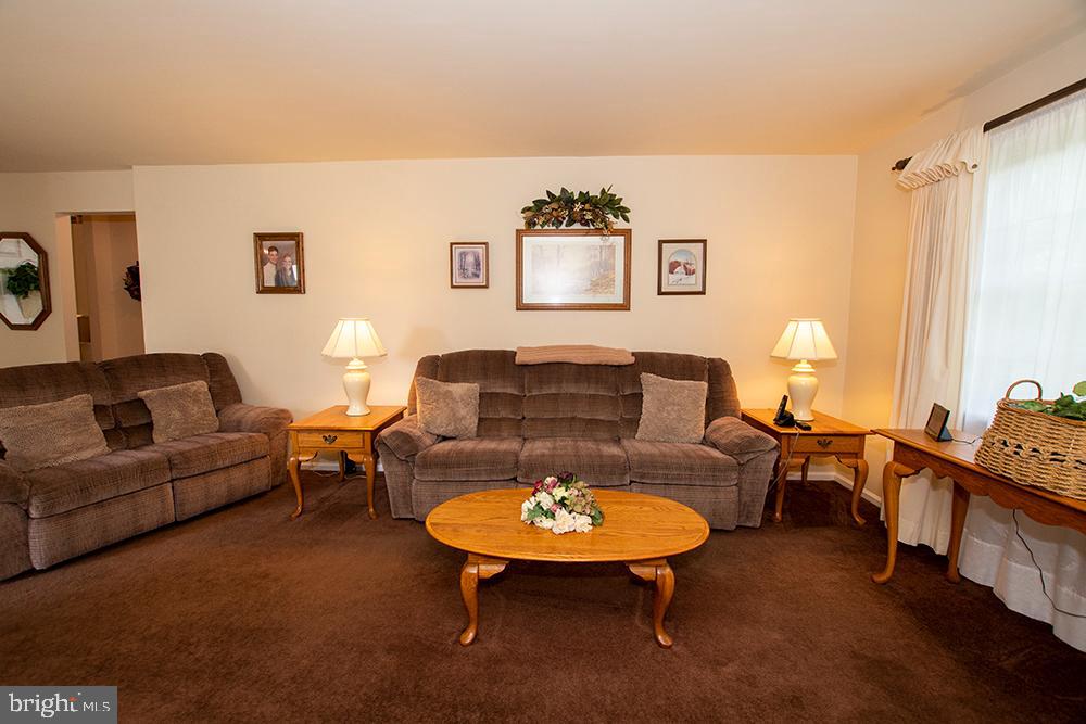58 St Davids Road Springfield, PA 19064 - Photo 7 of 32 Living Room