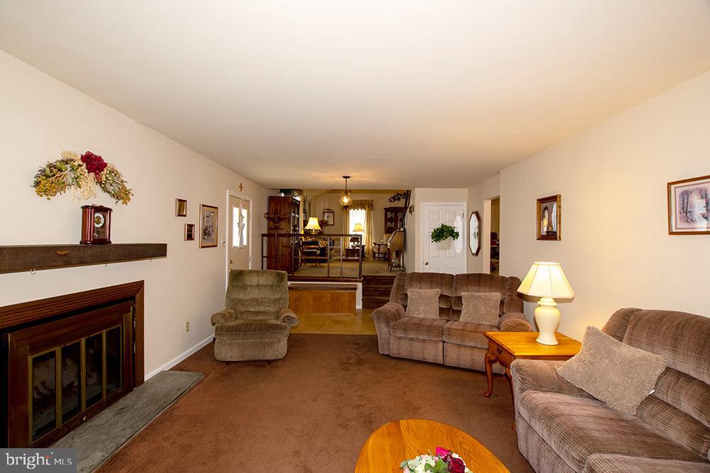 58 St Davids Road Springfield, PA 19064 - Photo 9 of 32 Living Room