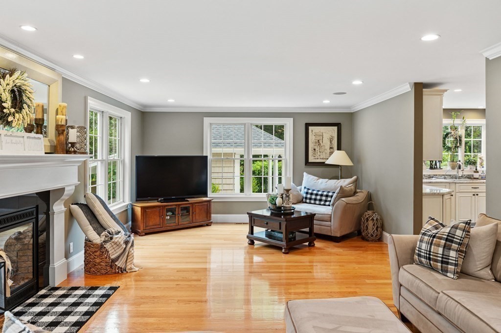 127 Parker Road Chelmsford, MA 01824 - Photo 13 of 42 Gallery Image 13