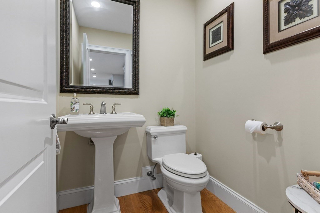 127 Parker Road Chelmsford, MA 01824 - Photo 14 of 42 Gallery Image 14
