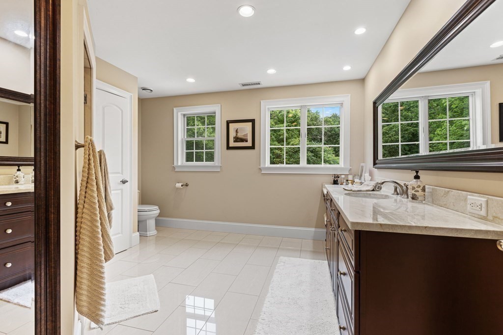 127 Parker Road Chelmsford, MA 01824 - Photo 19 of 42 Gallery Image 19