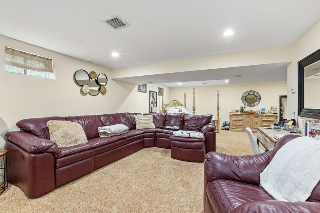 127 Parker Road Chelmsford, MA 01824 - Photo 25 of 42 Gallery Image 25