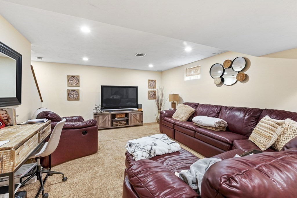 127 Parker Road Chelmsford, MA 01824 - Photo 26 of 42 Gallery Image 26