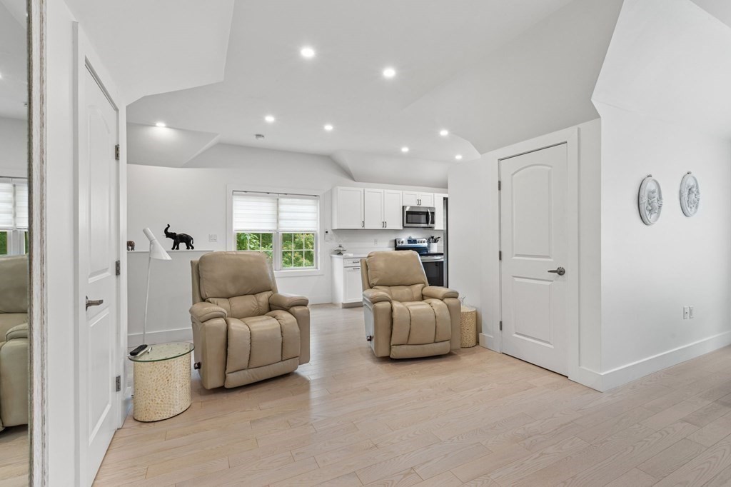 127 Parker Road Chelmsford, MA 01824 - Photo 29 of 42 Gallery Image 29