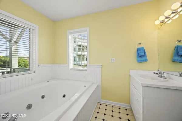 $525,000 | 2901 Pointe W Drive, Unit A1, Emerald Isle, NC 28594