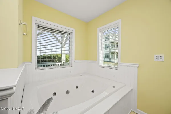 $525,000 | 2901 Pointe W Drive, Unit A1, Emerald Isle, NC 28594