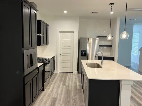 $2,395 | 3220 Crown Gate Drive, Houston, TX 77047