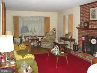 21 Greentree Road Hamilton, NJ 08619 - Photo 3 of 6