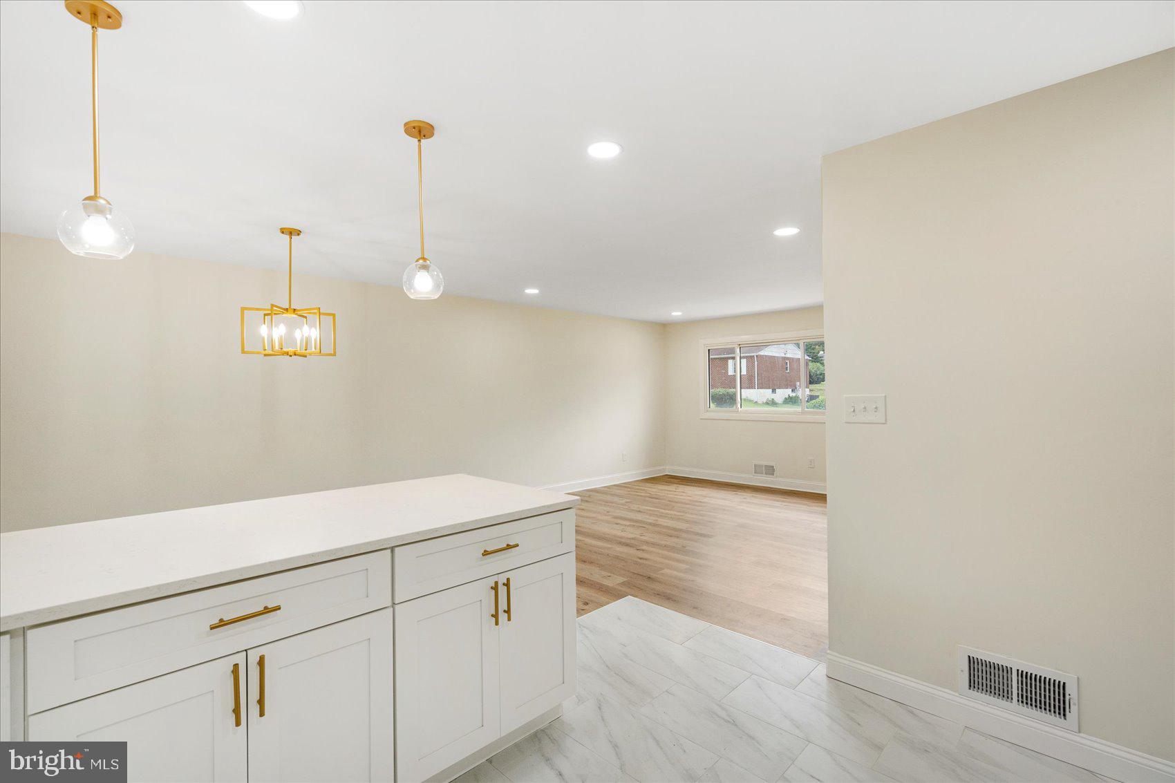 6726 Longhill Road Baltimore, MD 21207 - Photo 18 of 36 Gallery Image 18