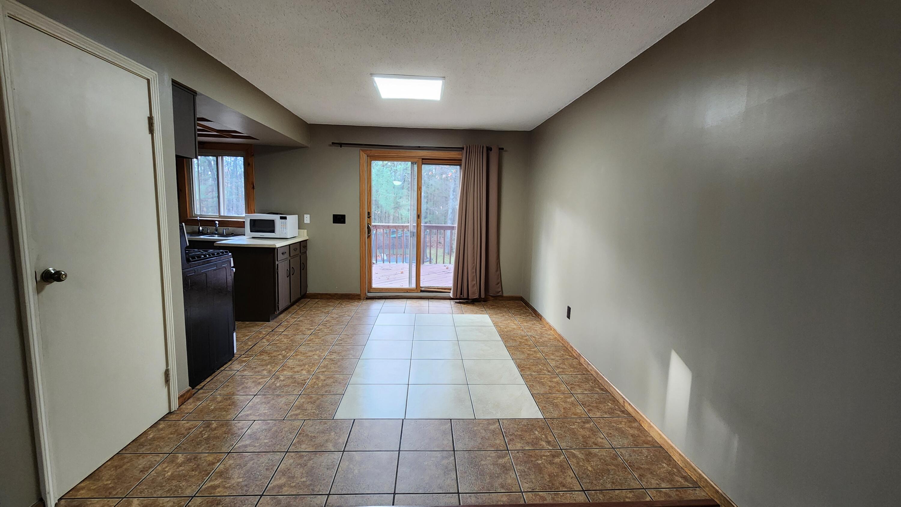 1481 North Peterson Road Muskegon, MI 49445 - Photo 11 of 28 Dining