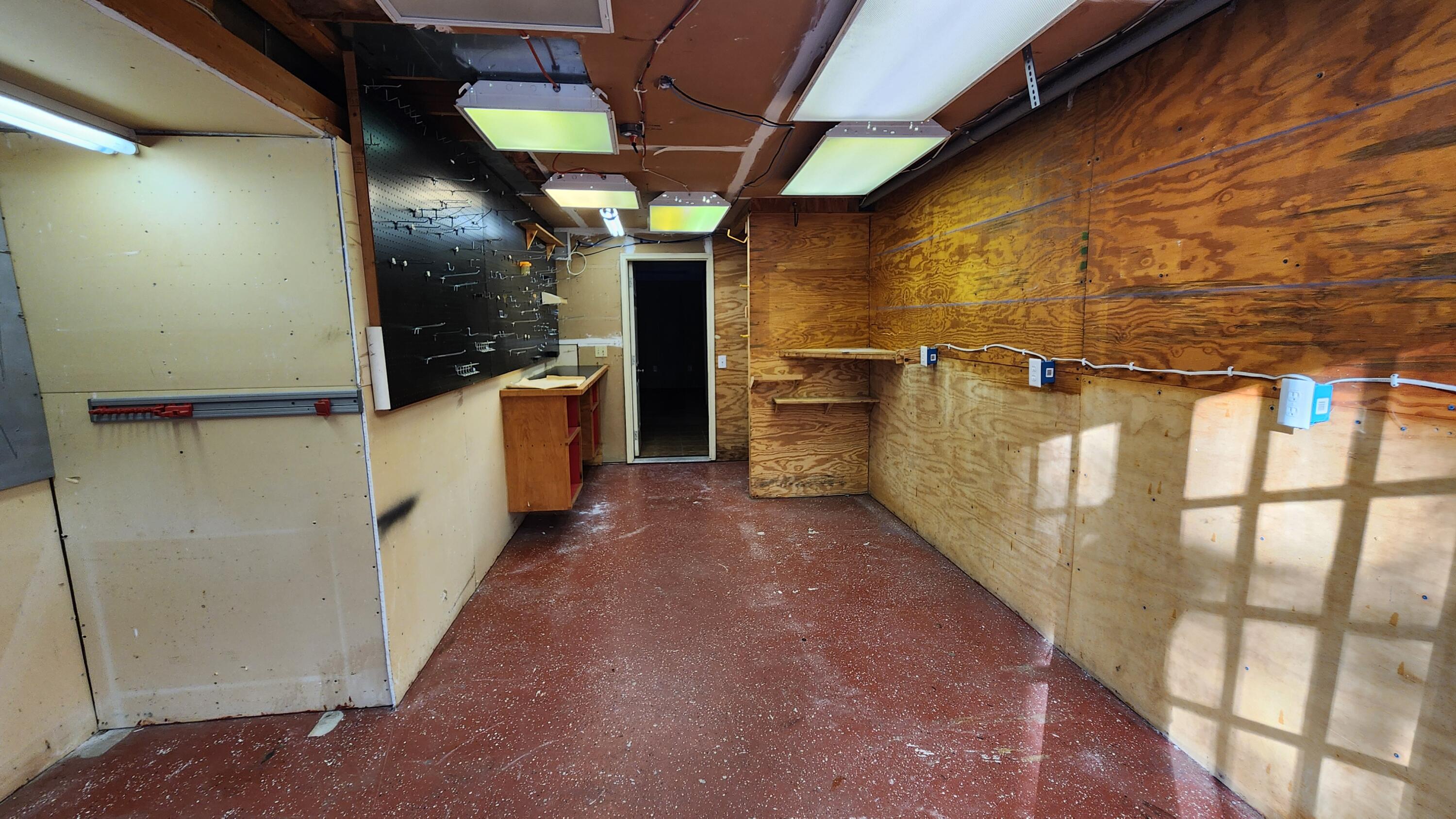 1481 North Peterson Road Muskegon, MI 49445 - Photo 20 of 28 Basement Workshop