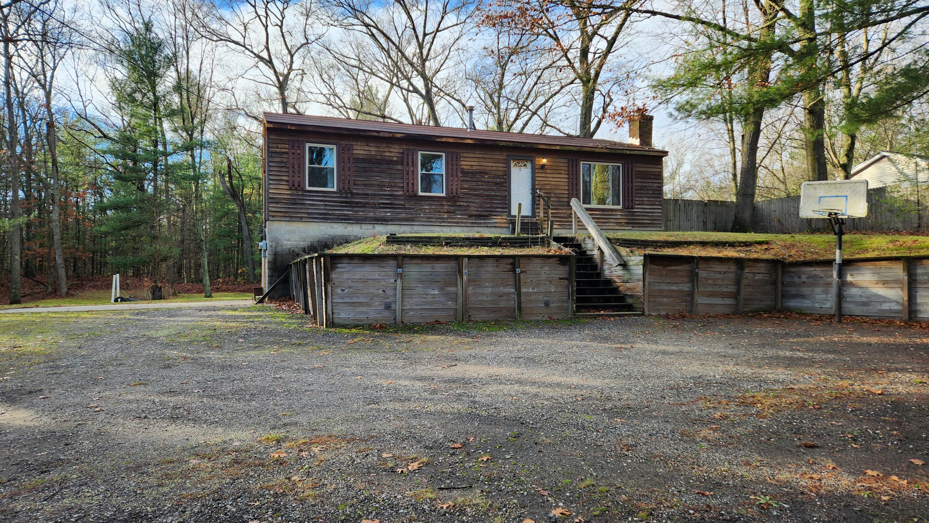 1481 North Peterson Road Muskegon, MI 49445 - Photo 2 of 28 Front 2
