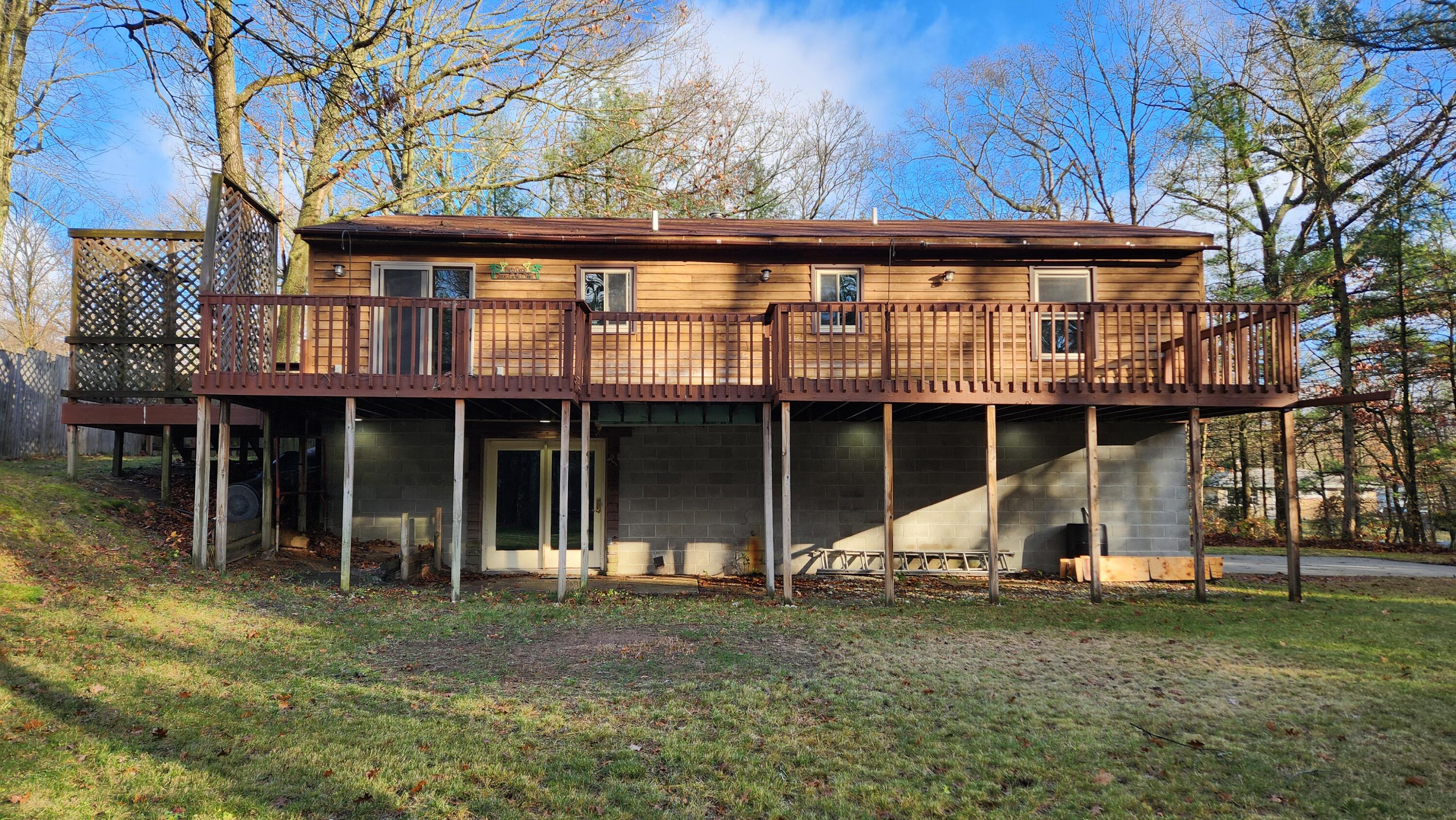 1481 North Peterson Road Muskegon, MI 49445 - Photo 8 of 28 Back