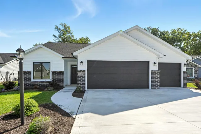 $368,900 | 15524 Impala Drive, Huntertown, IN 46748