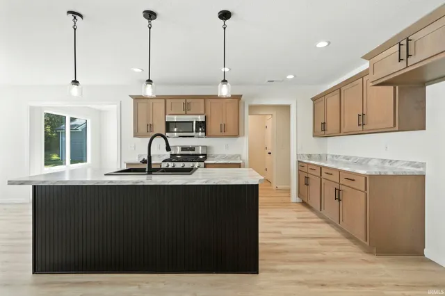 $368,900 | 15524 Impala Drive, Huntertown, IN 46748