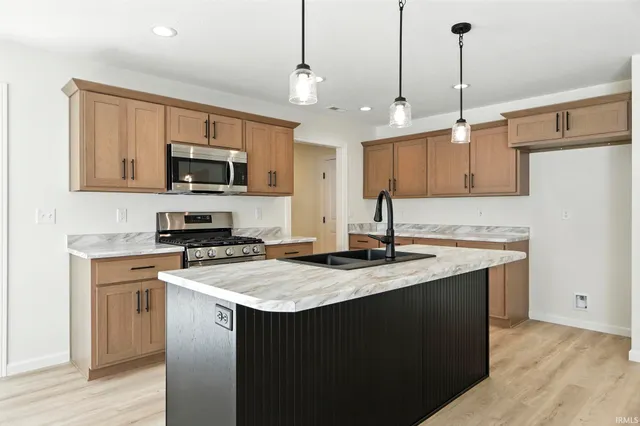 $368,900 | 15524 Impala Drive, Huntertown, IN 46748