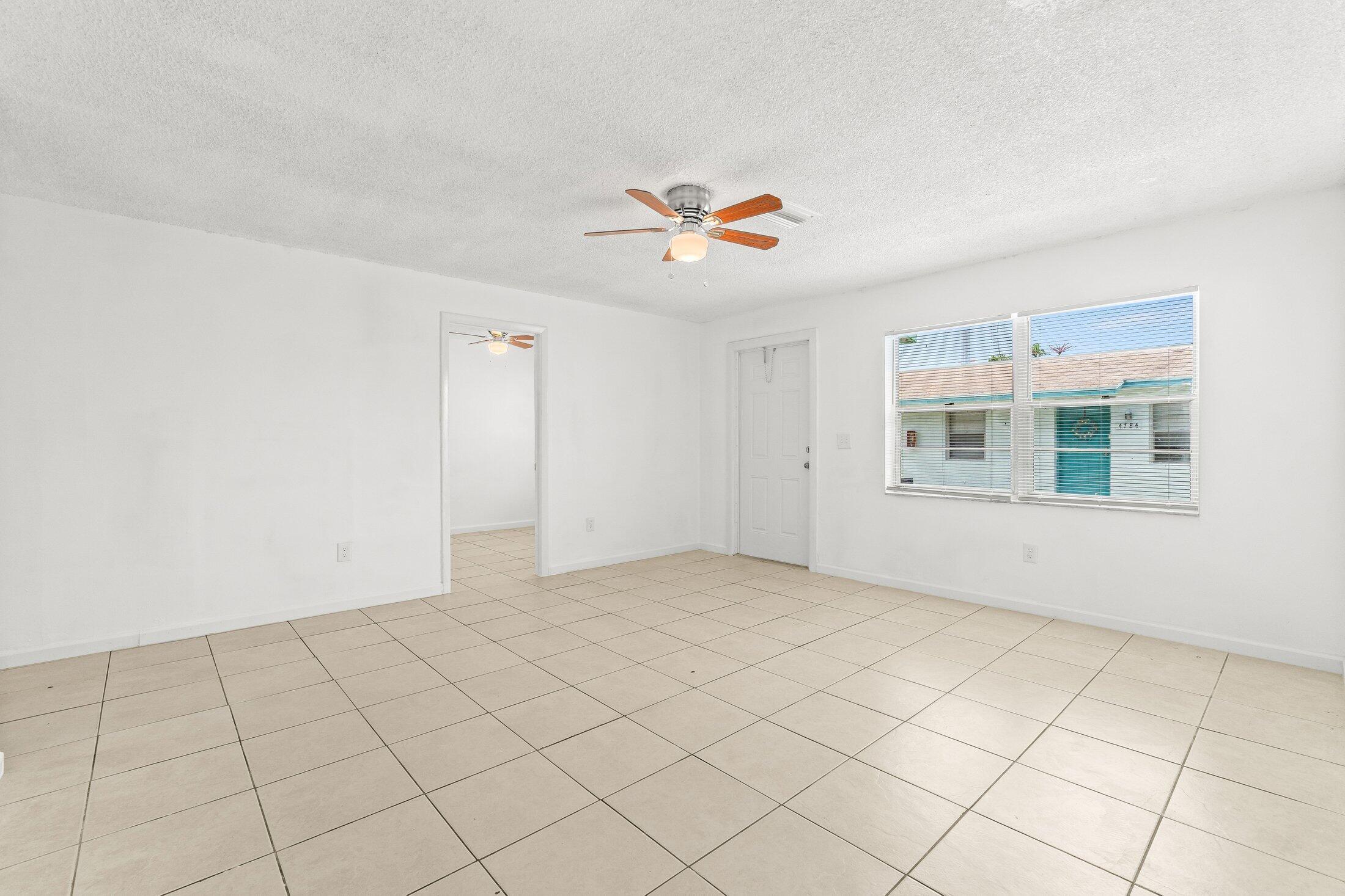 4790 Gulfstream Road Lake Worth Beach, FL 33461 - Photo 8 of 20 008-4790GulfstreamRoad-LakeWorthBeach-FL