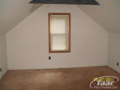6461 North Seymour Road Flushing, MI 48433 - Photo 11 of 12 20144419-10.JPG