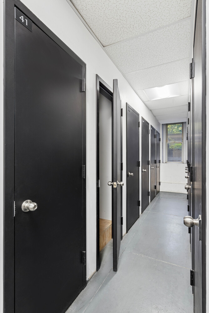 25 5th Avenue, Unit 3G Manhattan, NY 10003 - Photo 8 of 9 a view of a hallway