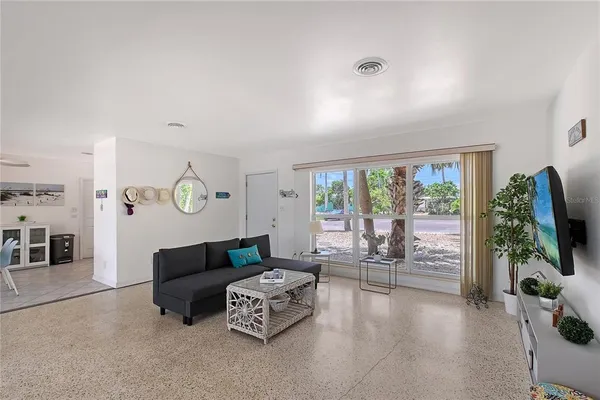 $949,000 | 385 Avenida Madera, Sarasota, FL 34242