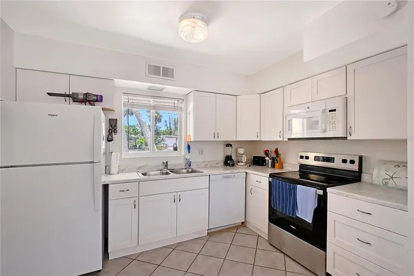 $949,000 | 385 Avenida Madera, Sarasota, FL 34242