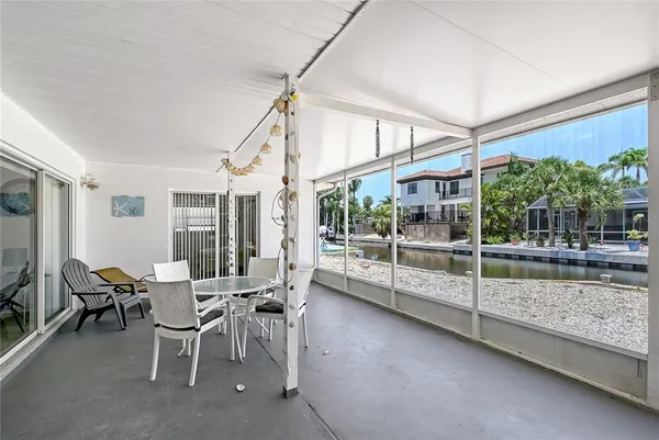$949,000 | 385 Avenida Madera, Sarasota, FL 34242