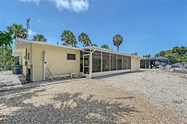 $949,000 | 385 Avenida Madera, Sarasota, FL 34242