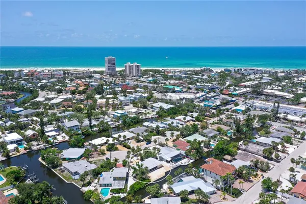 $949,000 | 385 Avenida Madera, Sarasota, FL 34242