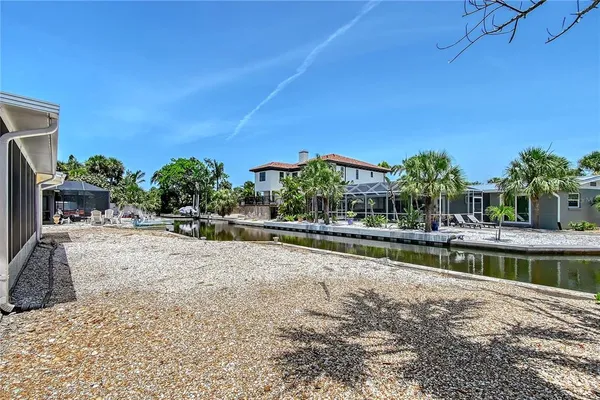 $949,000 | 385 Avenida Madera, Sarasota, FL 34242