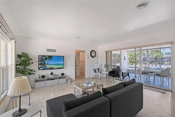 $949,000 | 385 Avenida Madera, Sarasota, FL 34242