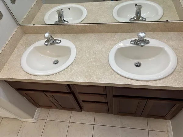 $2,450 | 6854 47th Way North, Pinellas Park, FL 33781