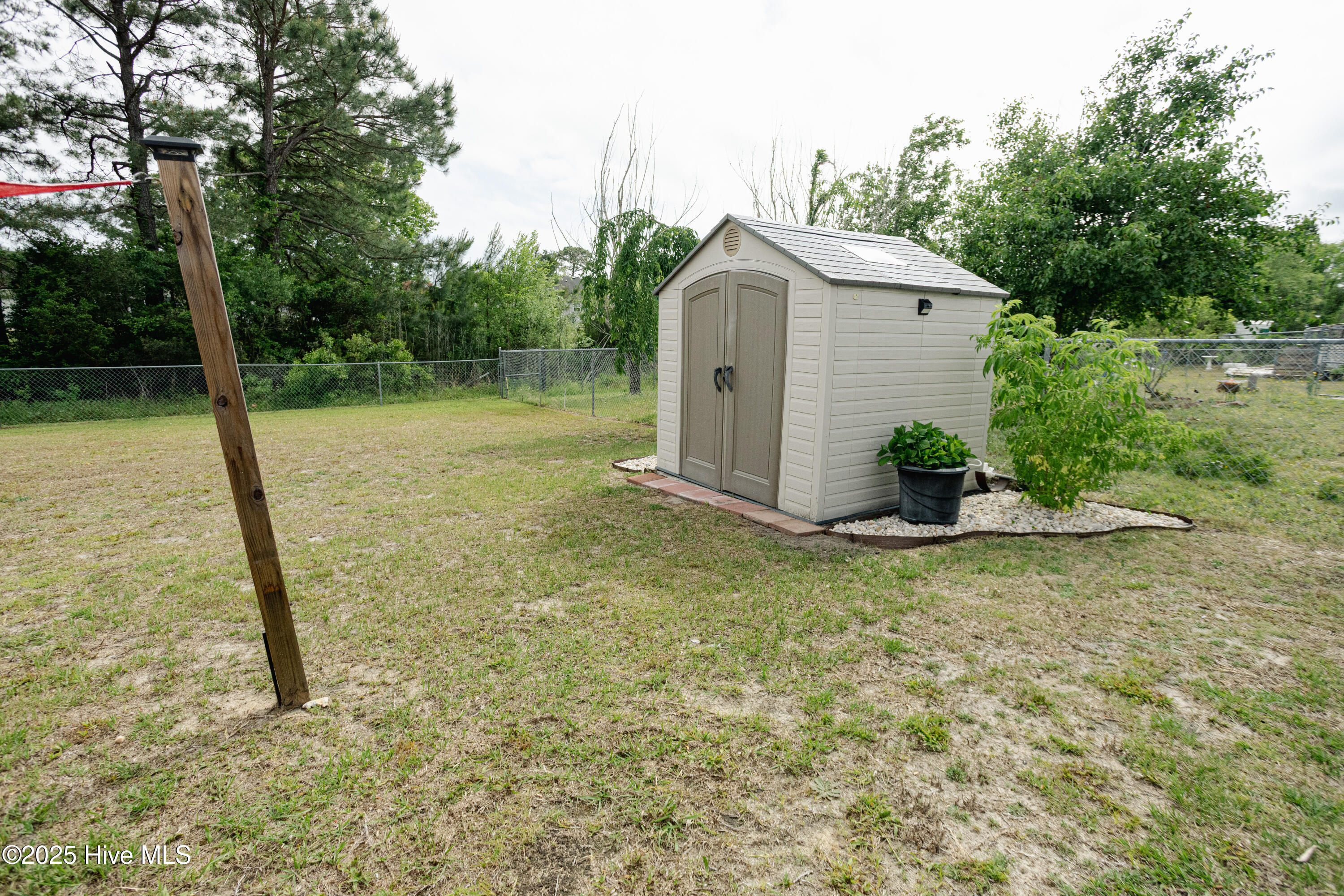 132 Charlton Road Hubert, NC 28539 - Photo 25 of 31 23