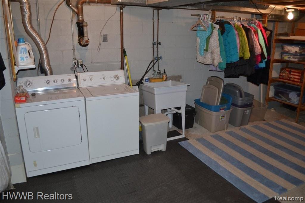 2318 Arizona Court Rochester, MI 48309 - Photo 27 of 33 Laundry