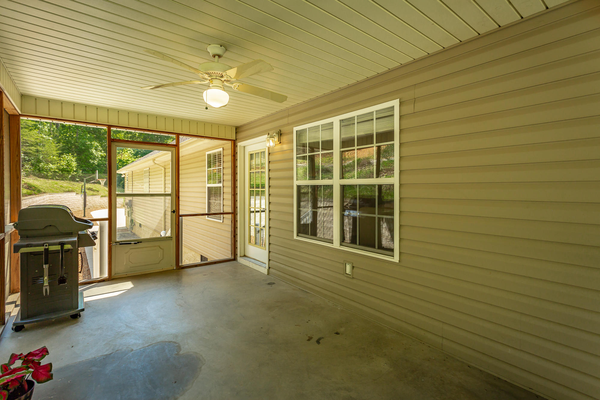 13650 Stormer Road Soddy Daisy, TN 37379 - Photo 8 of 38 13650 Stormer Road Nick Review-119