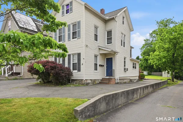 $525,000 | 17 Lake Avenue, Danbury, CT 06810