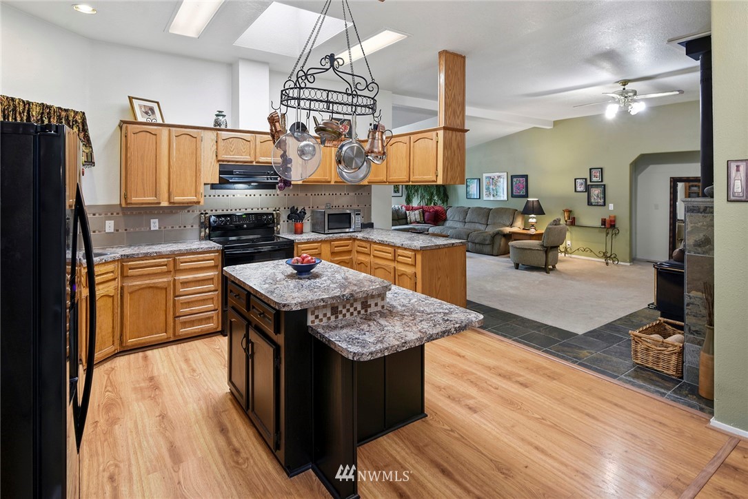 33 East Toandos Road Quilcene, WA 98376 - Photo 13 of 40