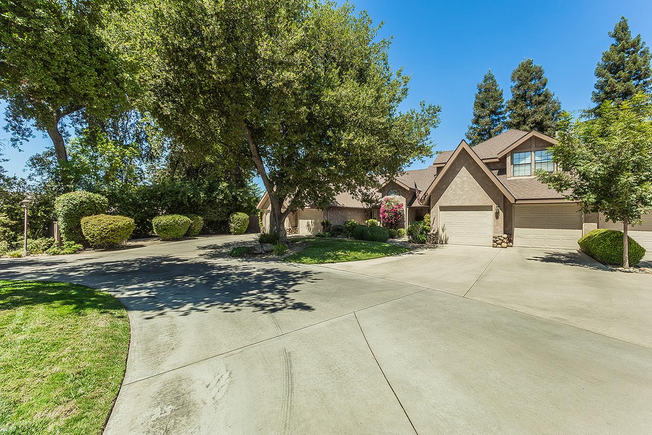 1282 West Flora Avenue Reedley, CA 93654 - Photo 4 of 49
