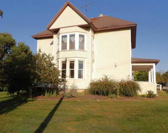 $279,000 | 330 West Main Street, Princeton, WI 54968