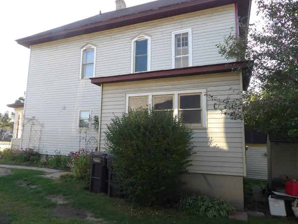 $279,000 | 330 West Main Street, Princeton, WI 54968