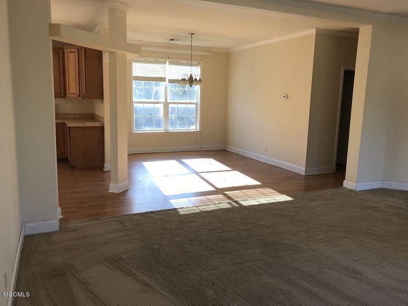 70 Hunters Walk Wiggins, MS 39577 - Photo 3 of 17 Dining