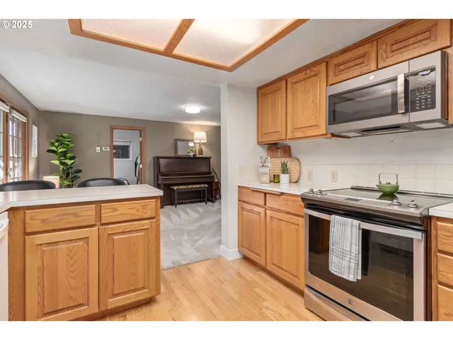 $624,900 | 250 Regal Court, Eugene, OR 97401