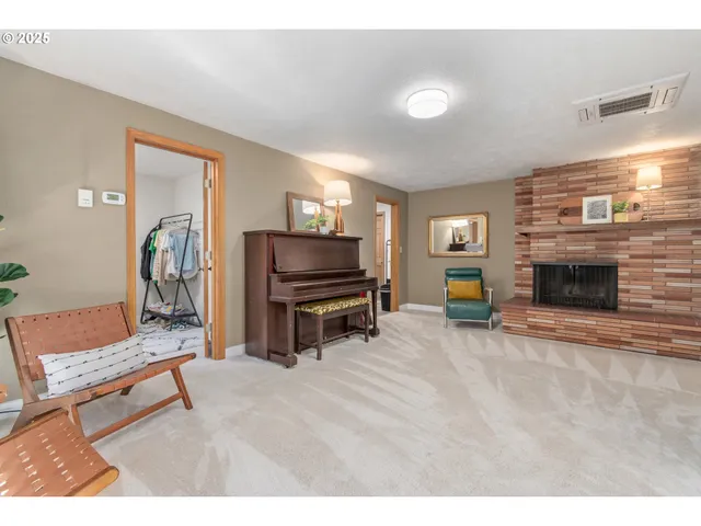 $624,900 | 250 Regal Court, Eugene, OR 97401