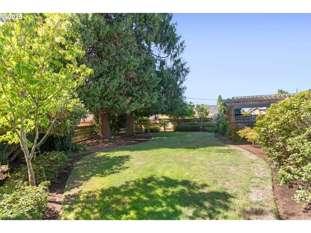 $624,900 | 250 Regal Court, Eugene, OR 97401