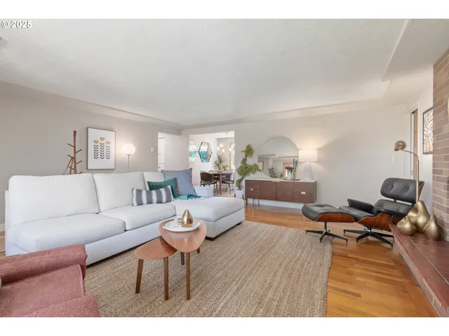 $624,900 | 250 Regal Court, Eugene, OR 97401