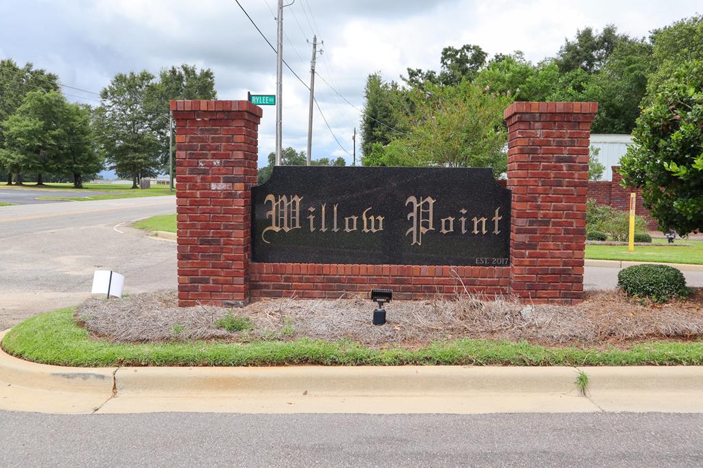 102 Laney Lane Dothan, AL 36305 - Photo 1 of 29