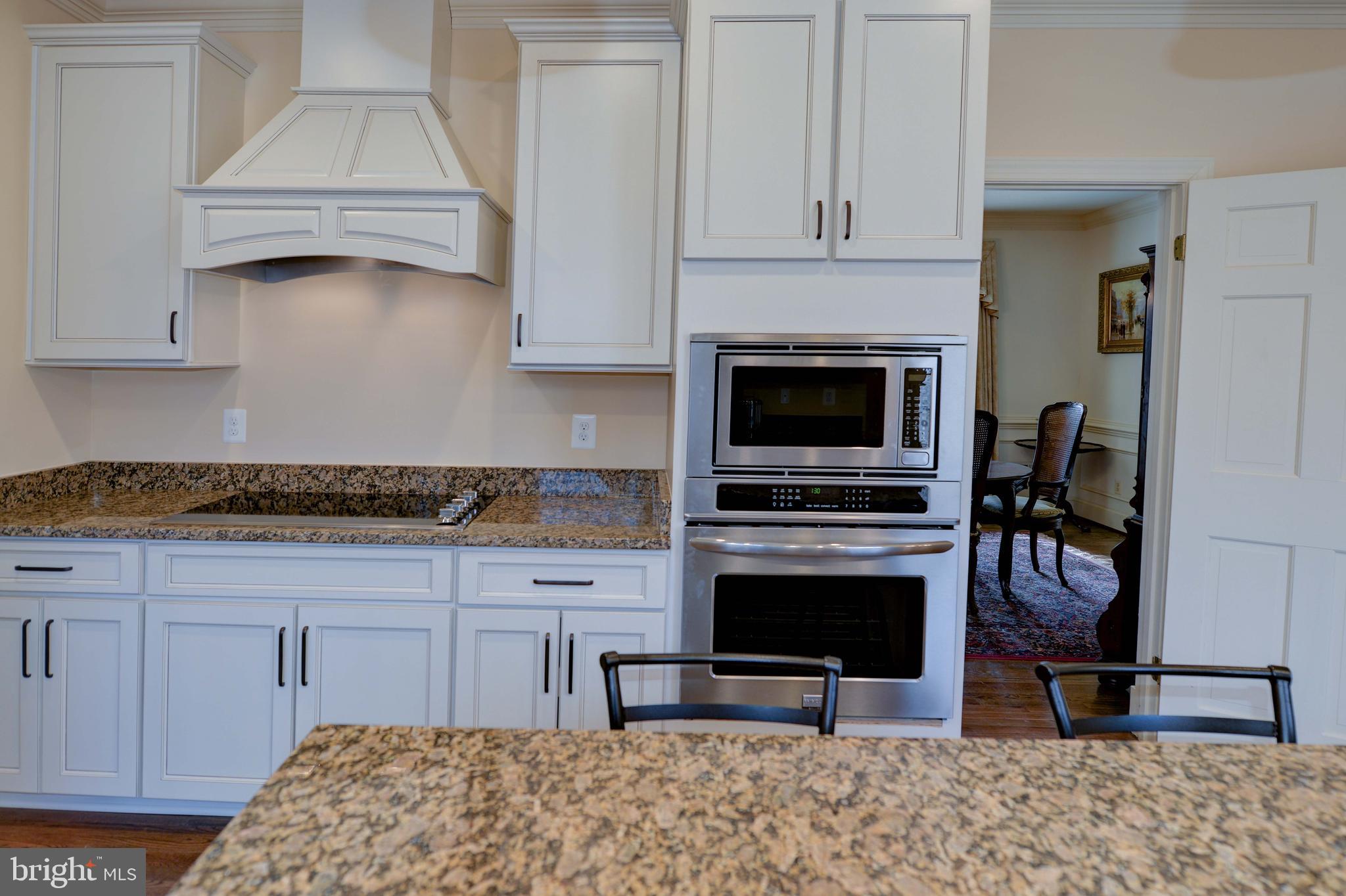 39218 Foxhill Road Leesburg, VA 20175 - Photo 15 of 36 Cook top and ovens