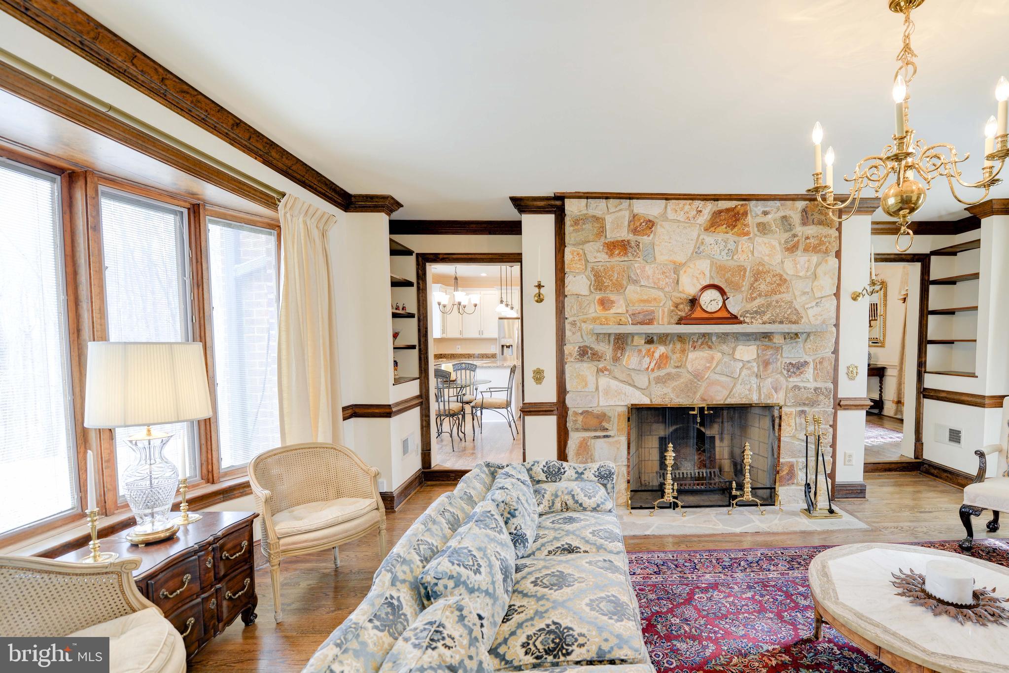 39218 Foxhill Road Leesburg, VA 20175 - Photo 18 of 36 Family room bay window on left