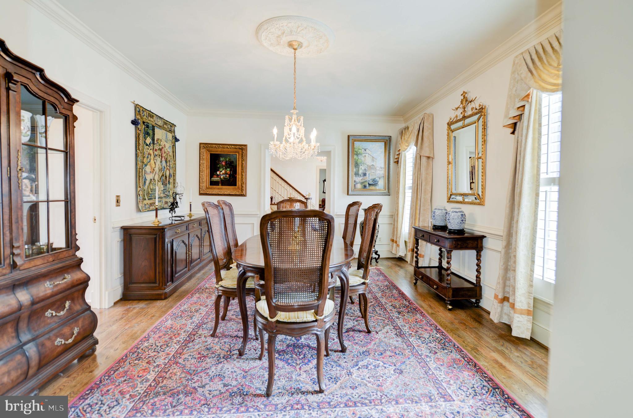 39218 Foxhill Road Leesburg, VA 20175 - Photo 19 of 36 Large Dining Room